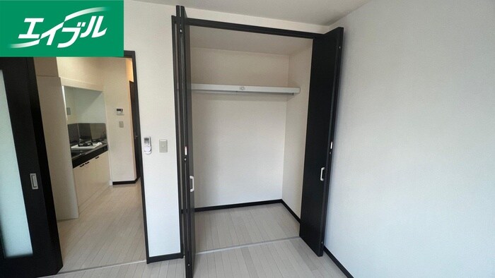 物件内観写真12　(収納)