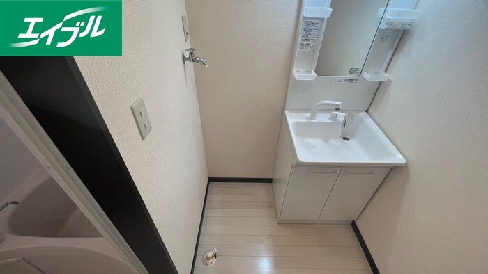 物件内観写真14　(洗濯機置場)