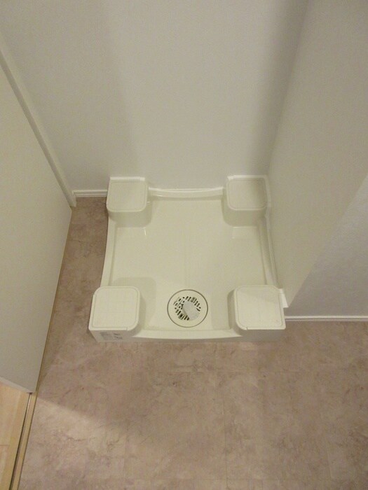 物件内観写真12　(洗濯機置場)