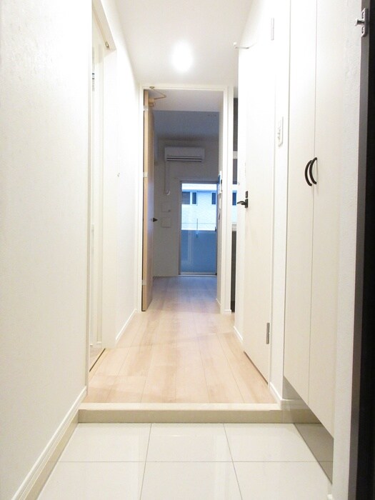 物件内観写真14　(廊下)