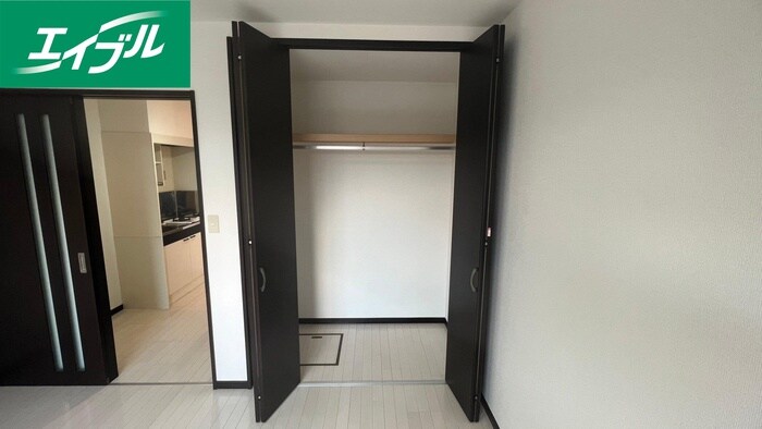 物件内観写真12　(収納)