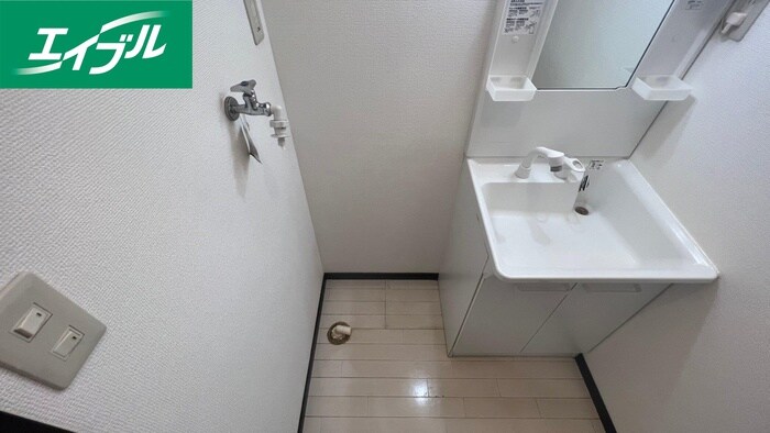 物件内観写真15　(洗濯機置場)