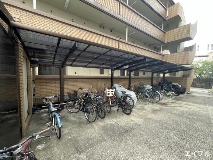物件外観写真4　(駐輪場)