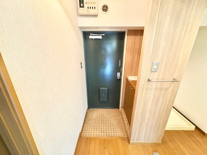 物件内観写真14　(玄関)