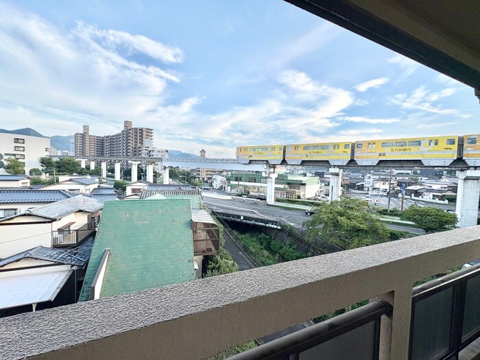 物件内観写真15　(室内からの展望)