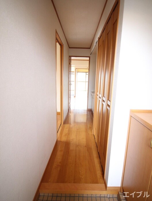 物件内観写真16　(玄関)