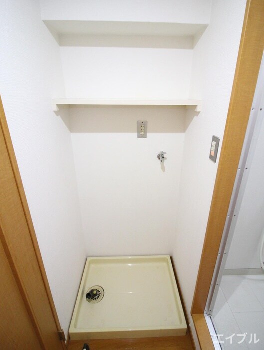 物件内観写真17　(洗濯機置場)