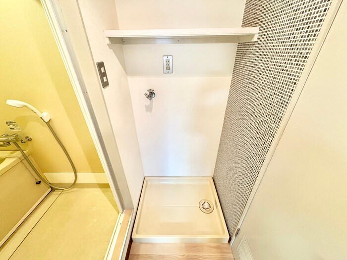 物件内観写真18　(洗濯機置場)