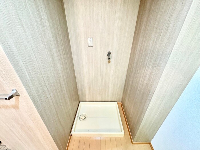 物件内観写真18　(洗濯機置場)