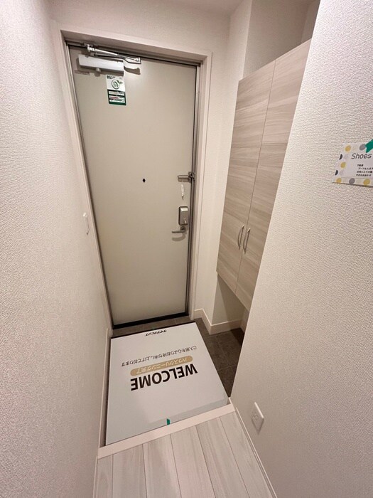 物件内観写真11　(玄関)