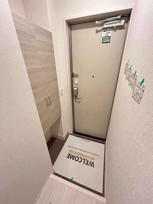 物件内観写真11　(玄関)