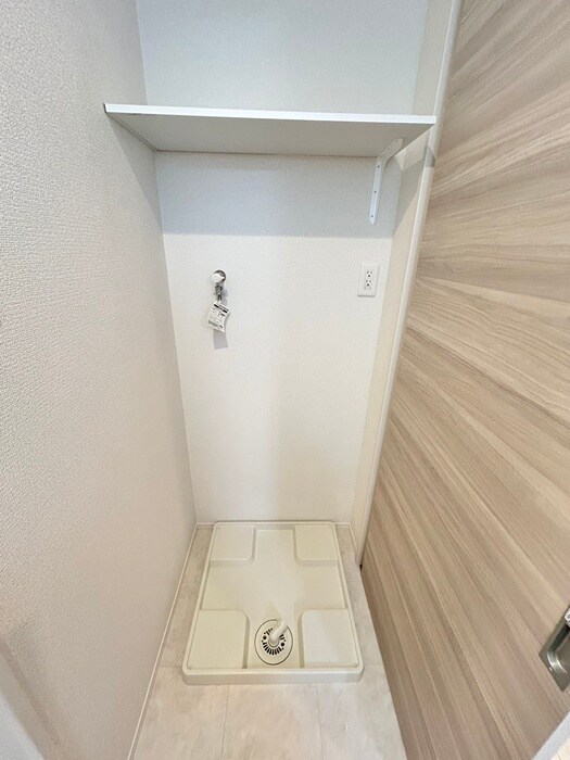 物件内観写真18　(洗濯機置場)