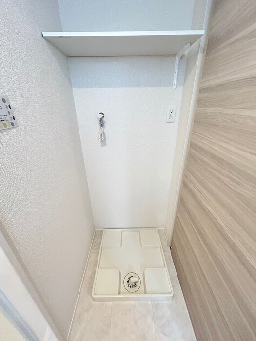 物件内観写真18　(洗濯機置場)