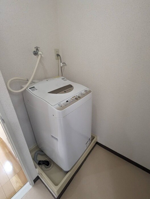 物件内観写真11　(洗濯機置場)