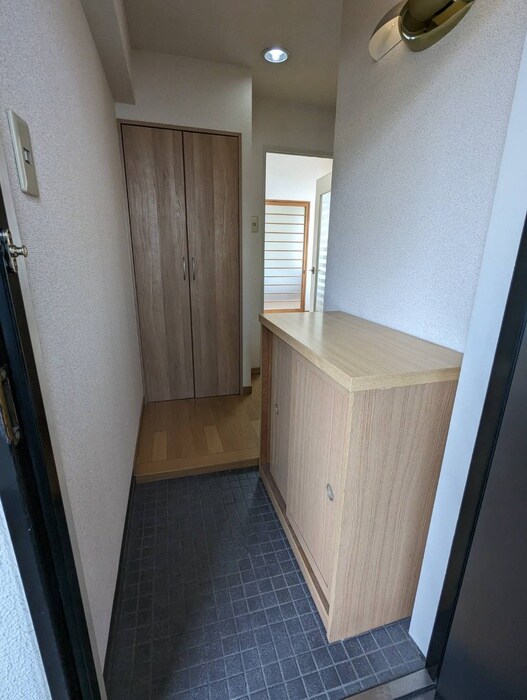 物件内観写真16　(玄関)