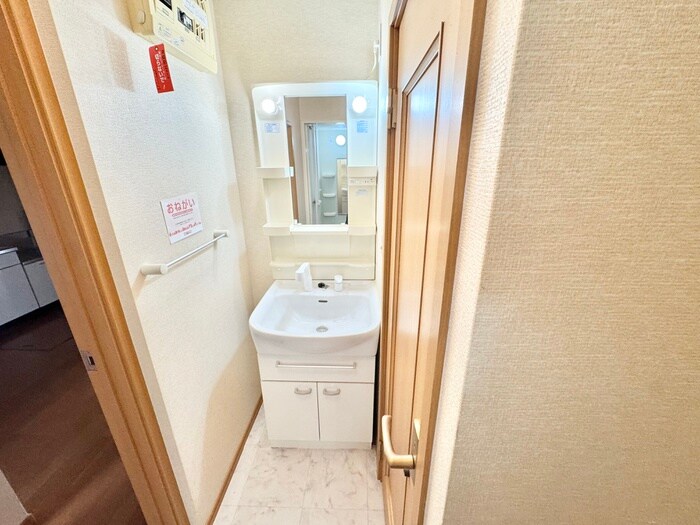 物件内観写真9　(洗面)