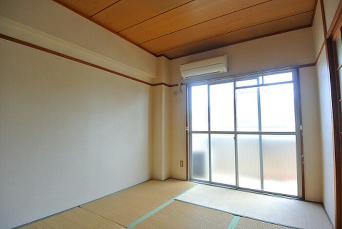 物件内観写真4　(居室)