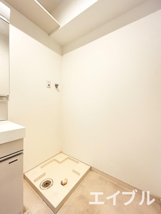 物件内観写真10　(洗濯機置場)