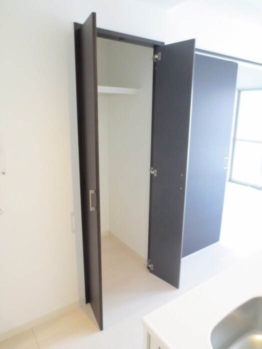 物件内観写真12　(収納)