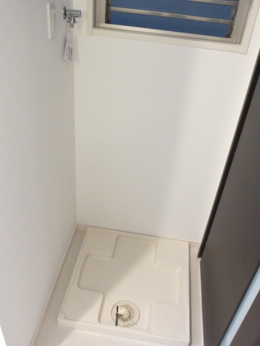 物件内観写真14　(洗濯機置場)