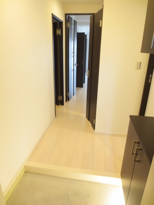 物件内観写真18　(玄関)