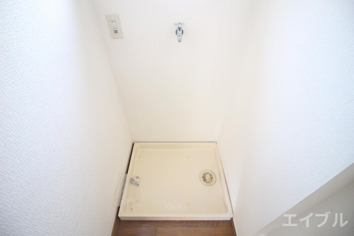 物件内観写真14　(洗濯機置場)