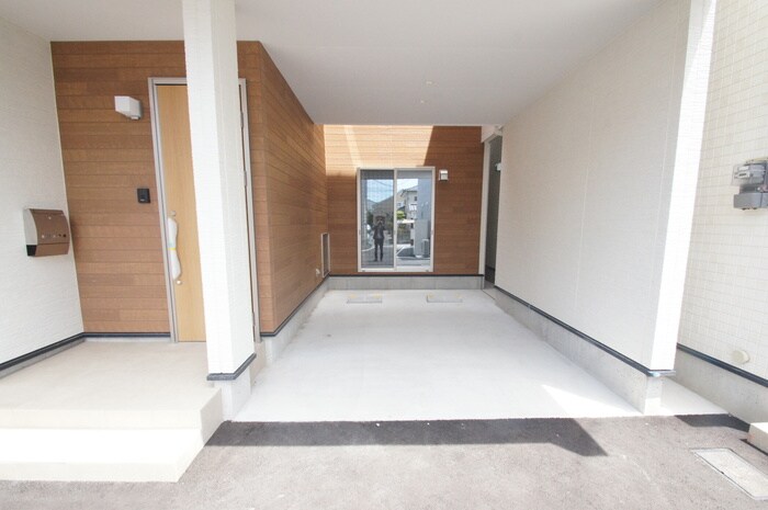 物件外観写真3　(駐車場)