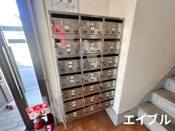 物件外観写真5　(エントランス部分)