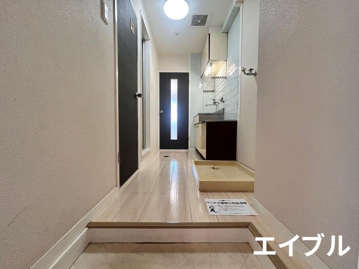 物件内観写真10　(玄関)