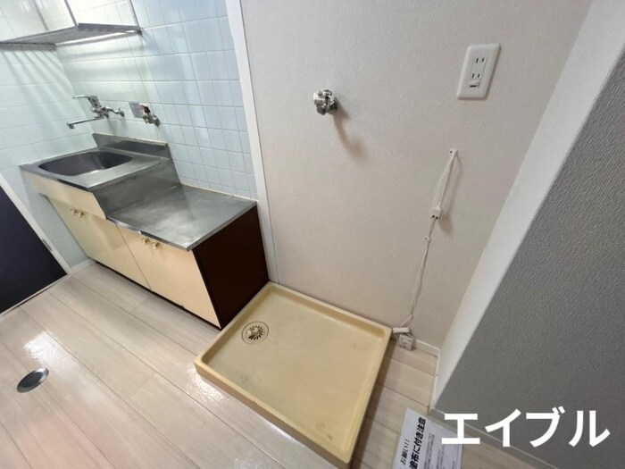 物件内観写真15　(洗濯機置場)