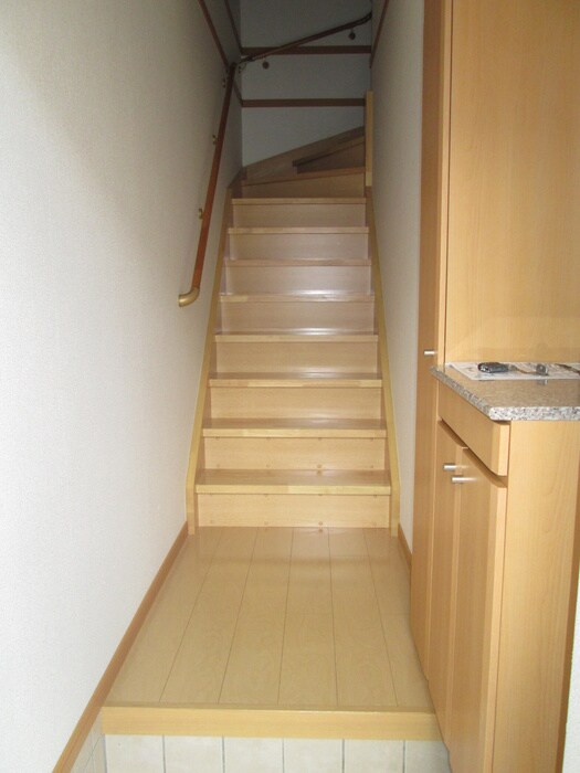 物件内観写真5　(玄関)