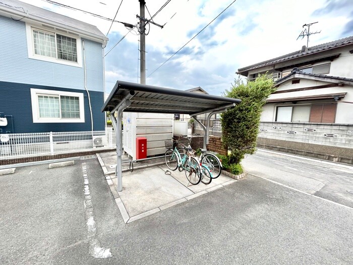物件外観写真3　(駐輪場)
