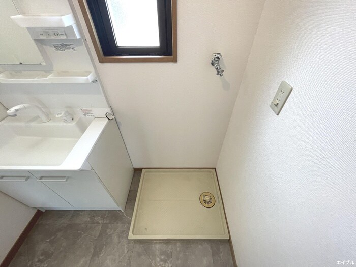 物件内観写真19　(洗濯機置場)