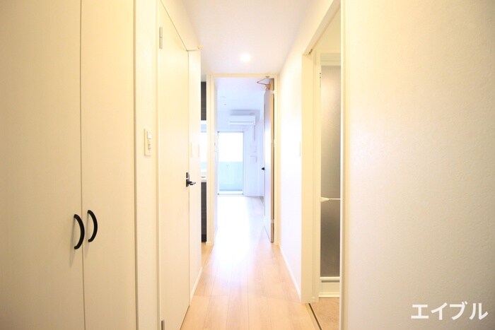 物件内観写真16　(廊下)