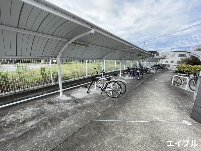 物件外観写真3　(駐輪場)