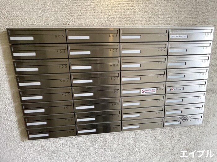 物件外観写真6　(エントランス部分)