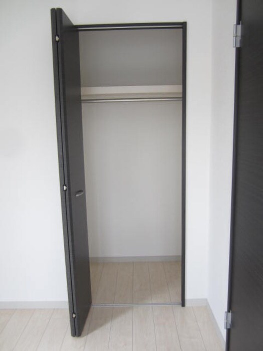 物件内観写真12　(収納)