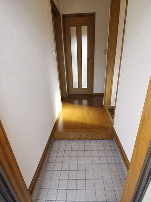 物件内観写真9　(玄関)