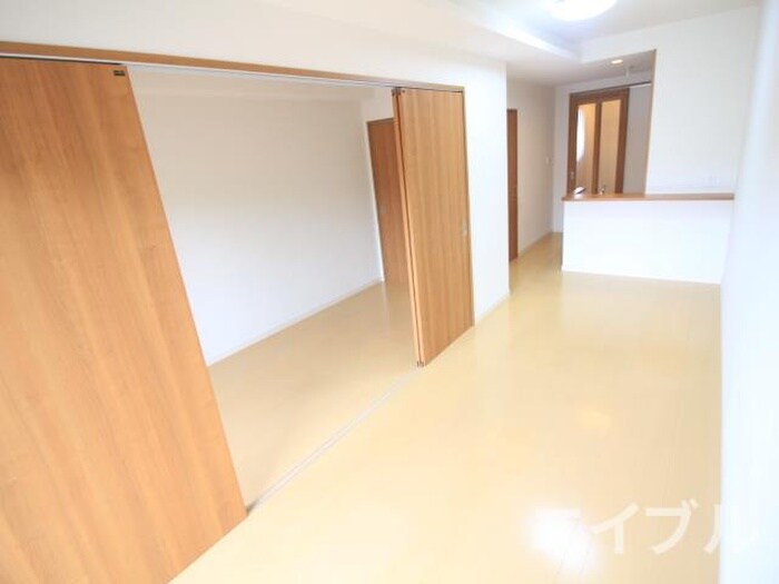 物件内観写真6　(居室)