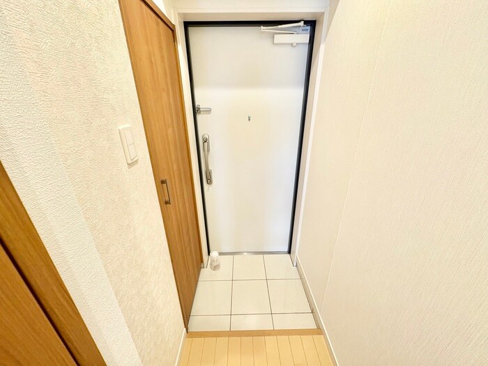 物件内観写真14　(玄関)