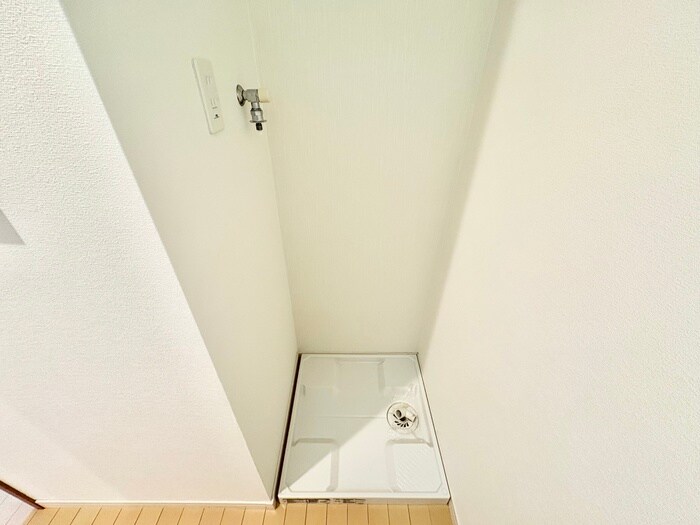 物件内観写真18　(洗濯機置場)