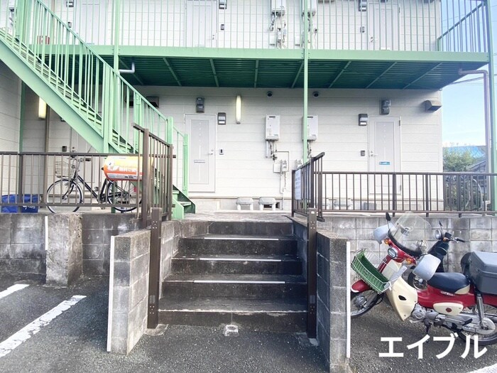 物件外観写真5　(エントランス部分)