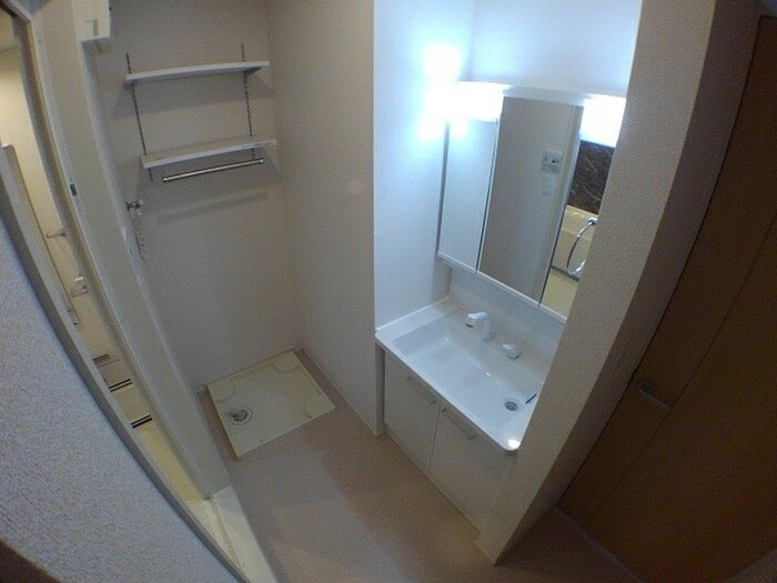 物件内観写真17　(洗濯機置場)