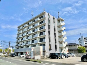 チェリーニ中間外観写真
