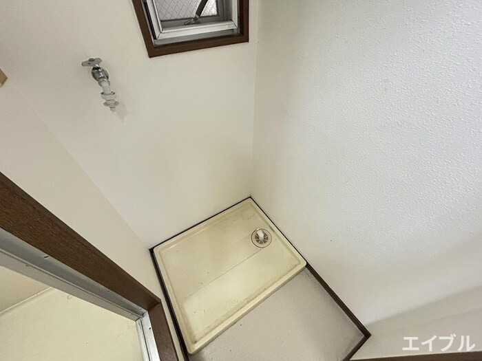 物件内観写真15　(洗濯機置場)