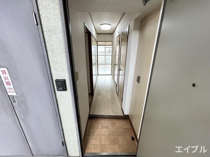 物件内観写真18　(玄関)