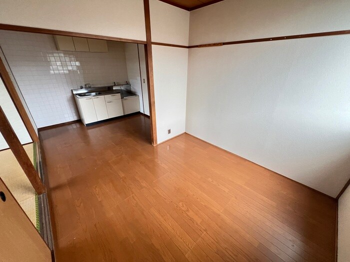 物件内観写真4　(居室)