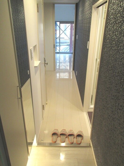 物件内観写真7　(玄関)