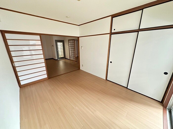 物件内観写真4　(居室)