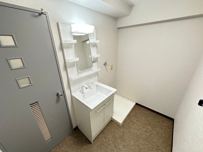 物件内観写真8　(洗面)